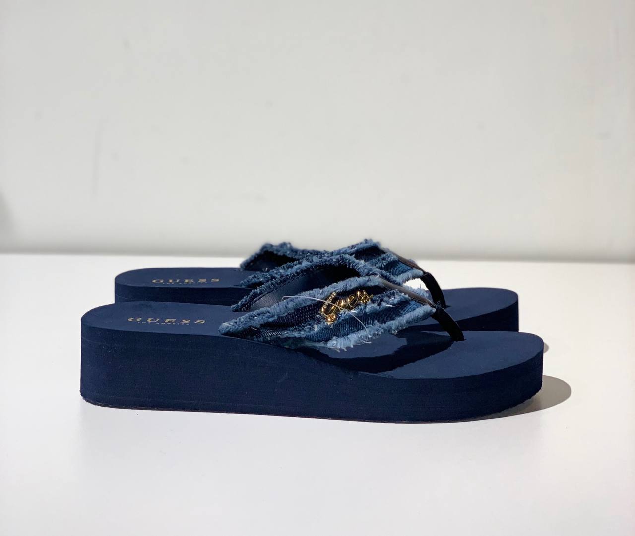 Guess sandal