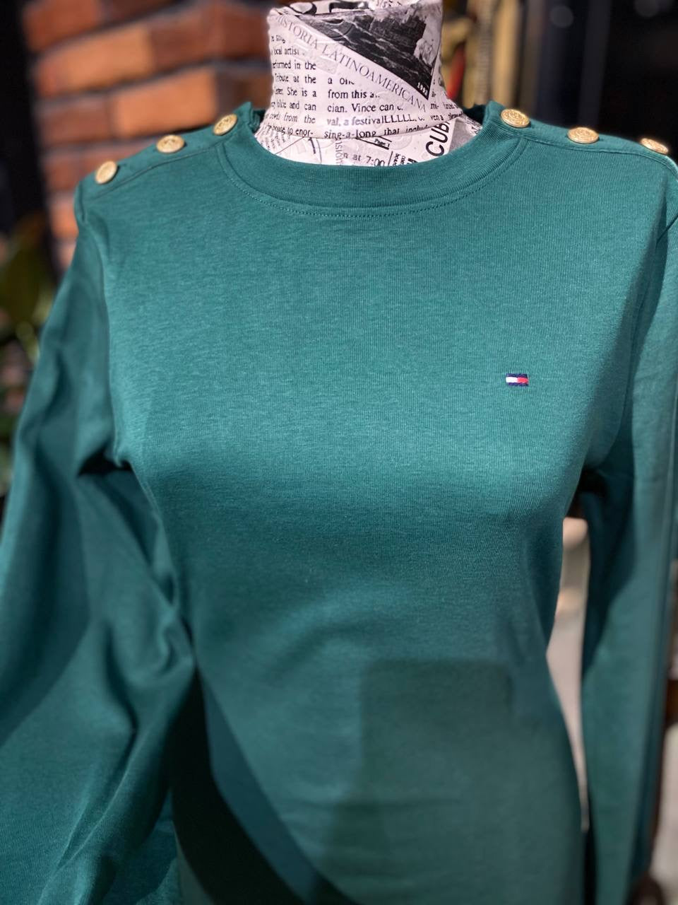 Tommy Hilfiger sweater size small