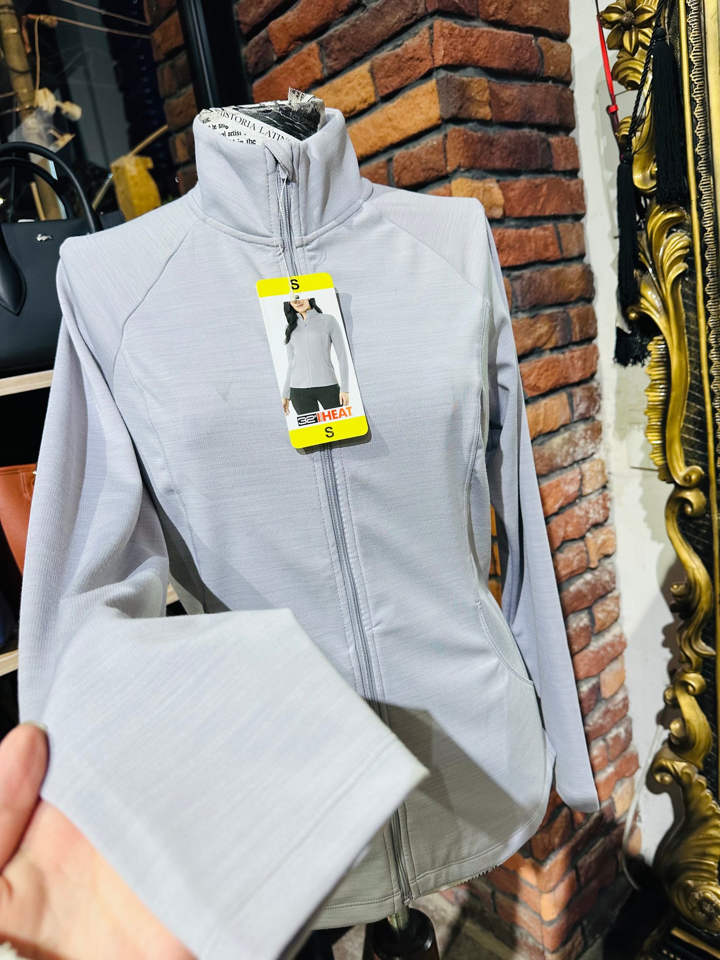 32 heat jacket size small