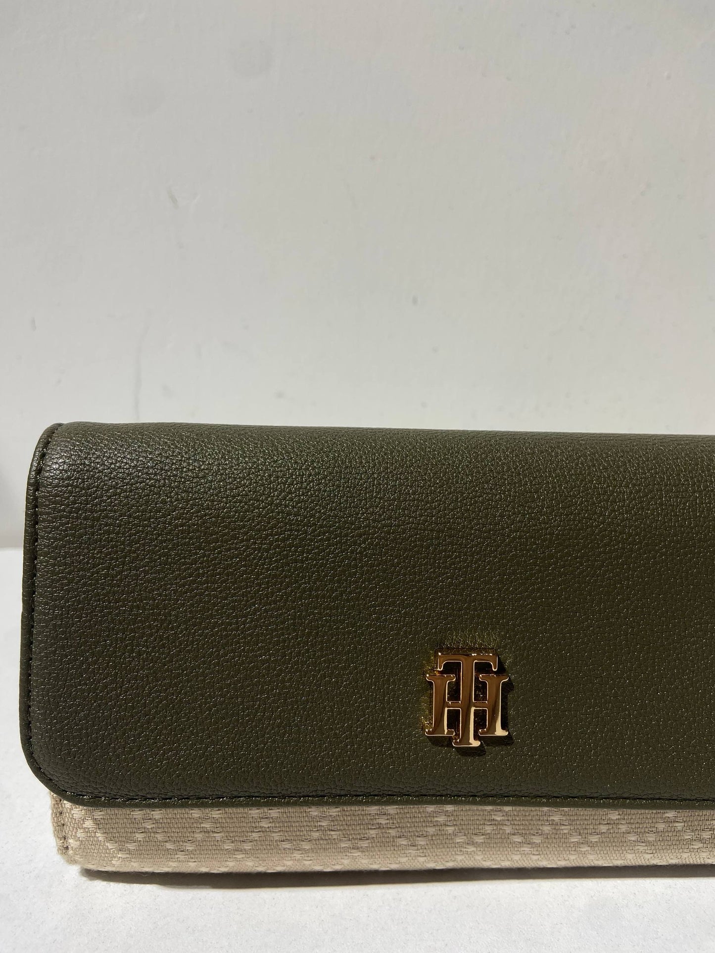 Tommy Hilfiger wallet