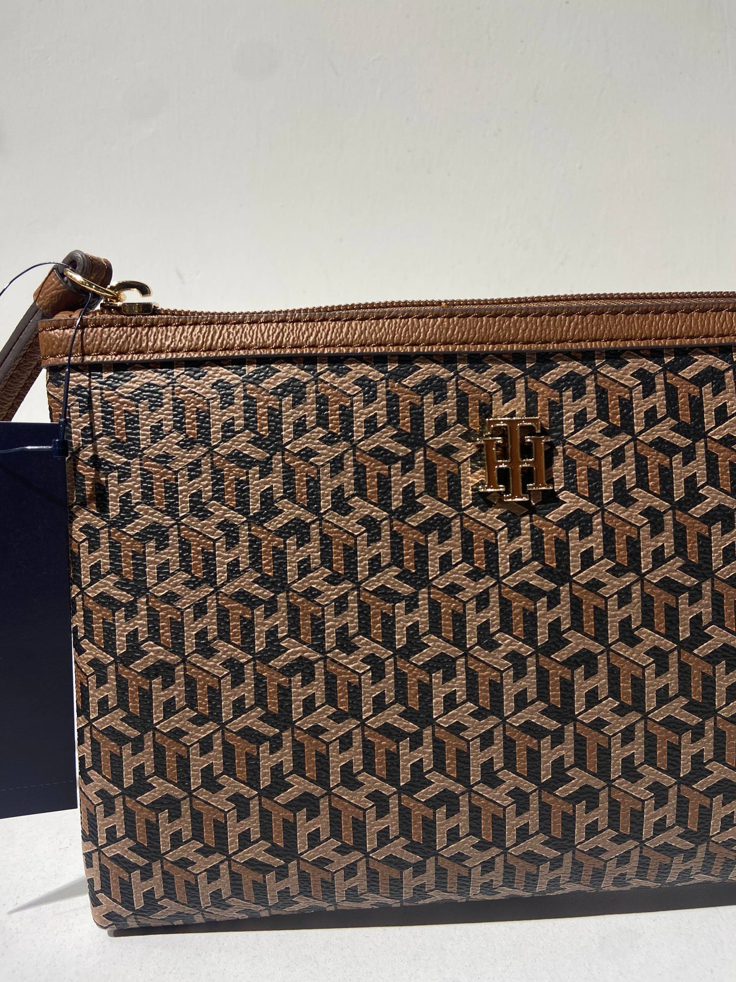 Tommy Hilfiger wallet (hand bag)