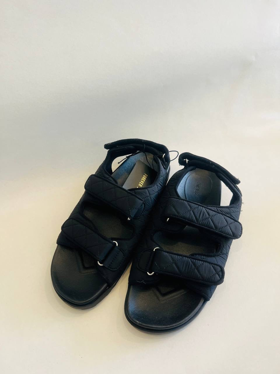 Forever 21 sandal size 44