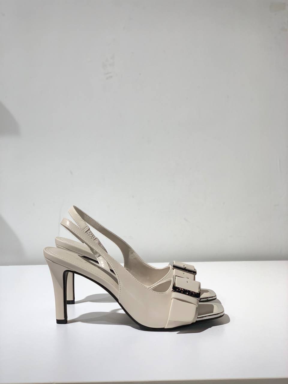 Dkny shoes size 8