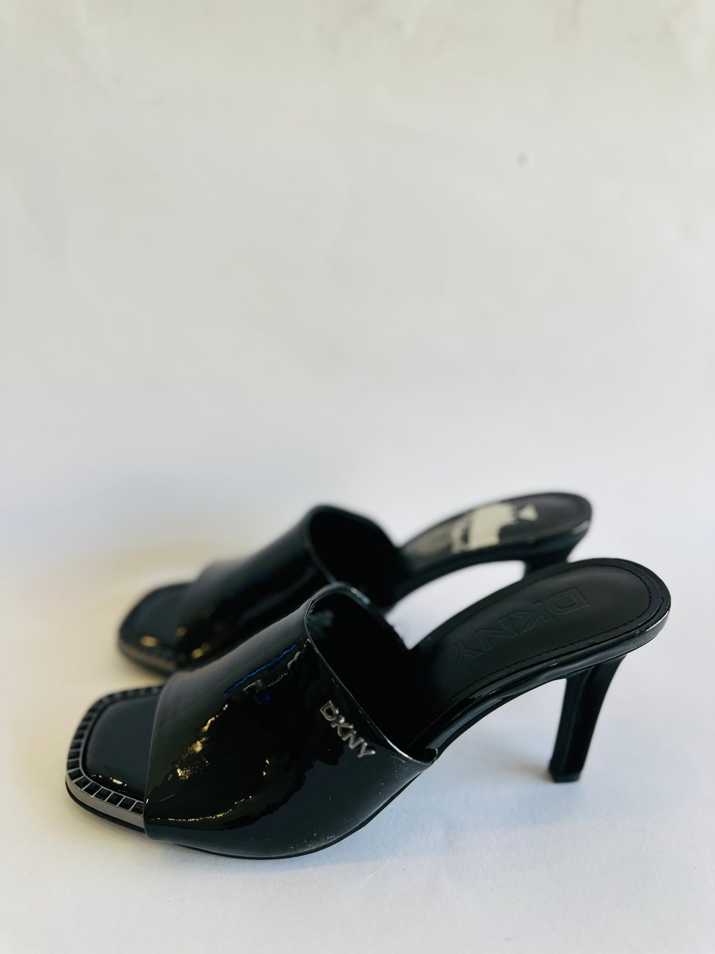 Dkny sandal black size 37.5