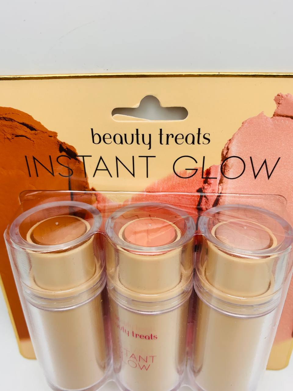 Beauty treats instant glow set