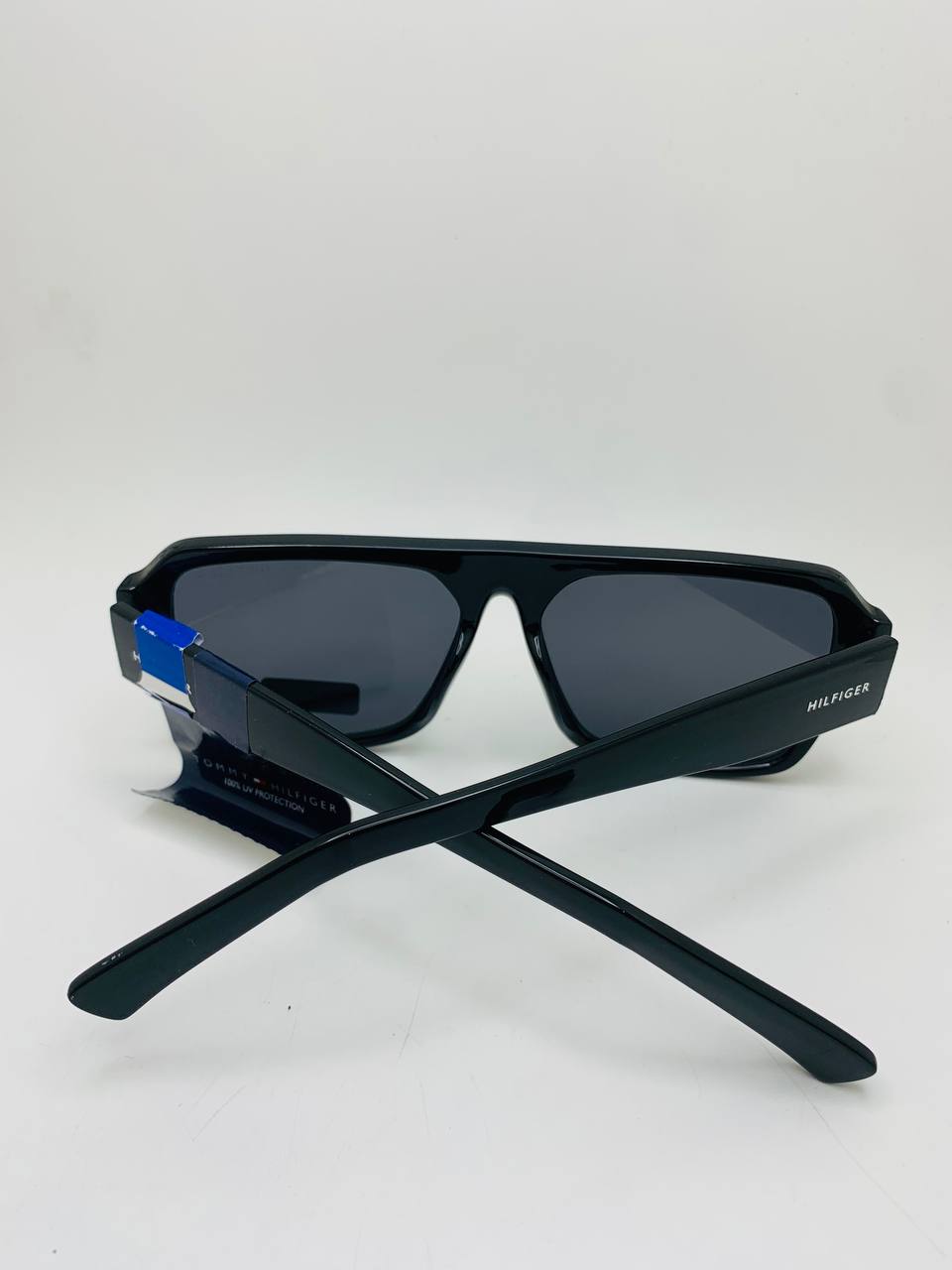 Tommy Hilfiger sunglass