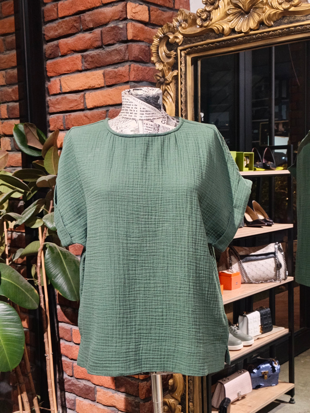 Gloria Vanderbilt top