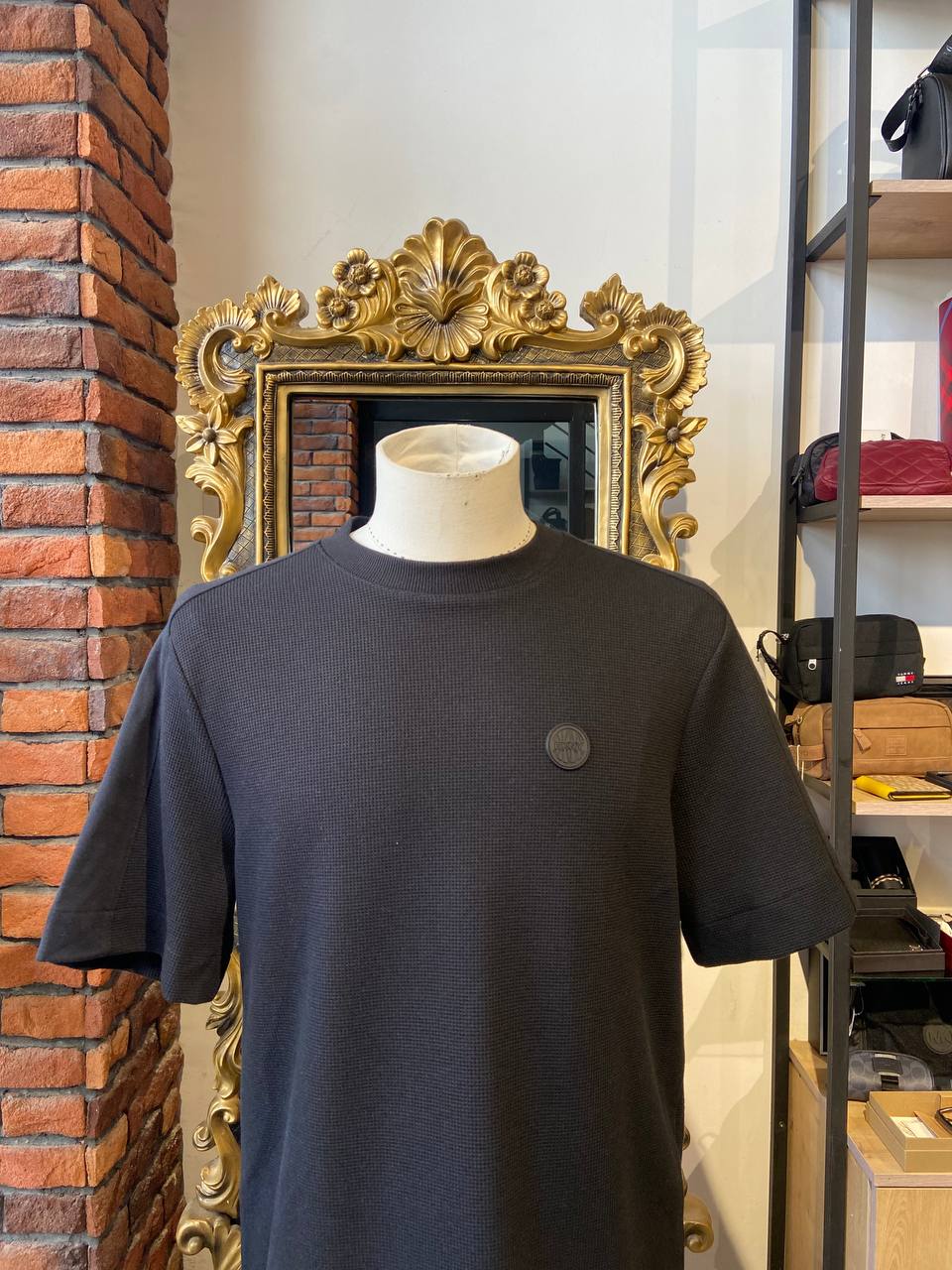 Dkny shirt Size medium
