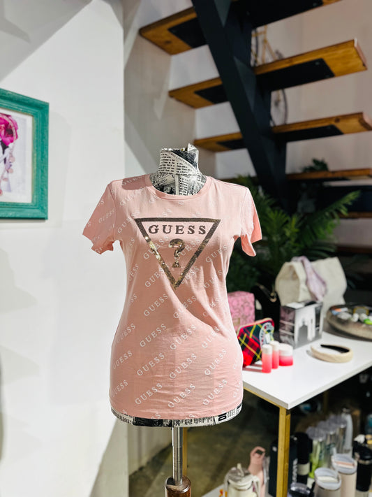 Guess t-shirt size medium