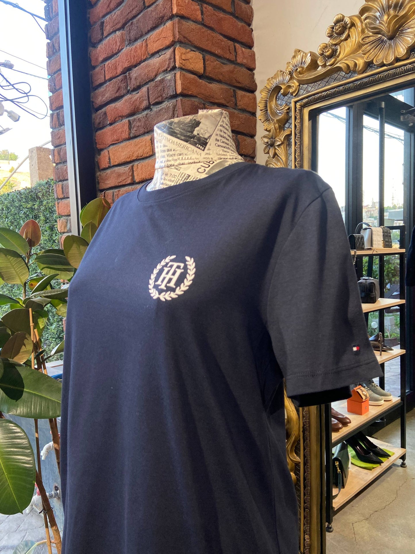 Tommy Hilfiger shirt size medium