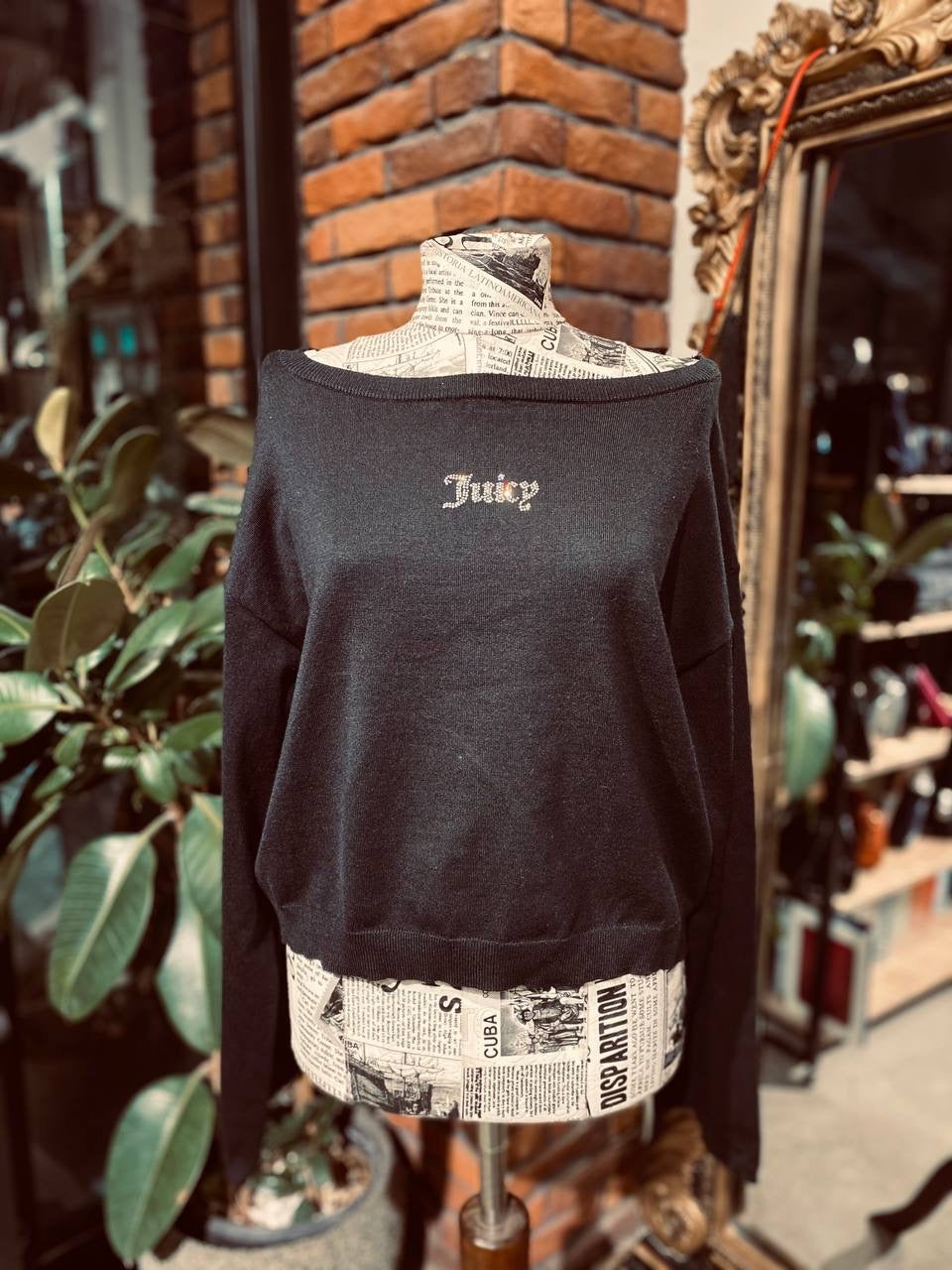 Juicy Couture sweater size medium