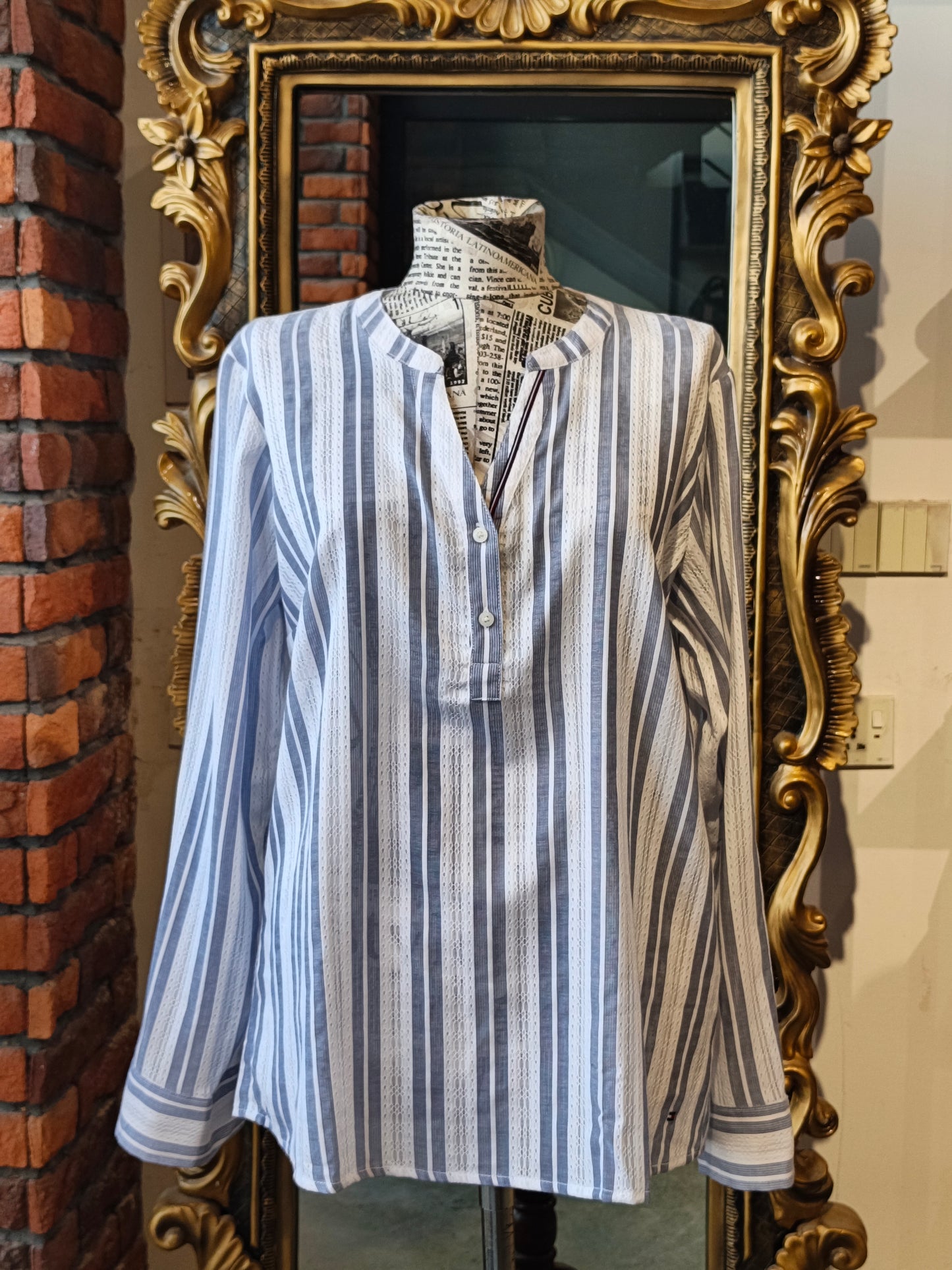 Tommy Hilfiger blouse size M