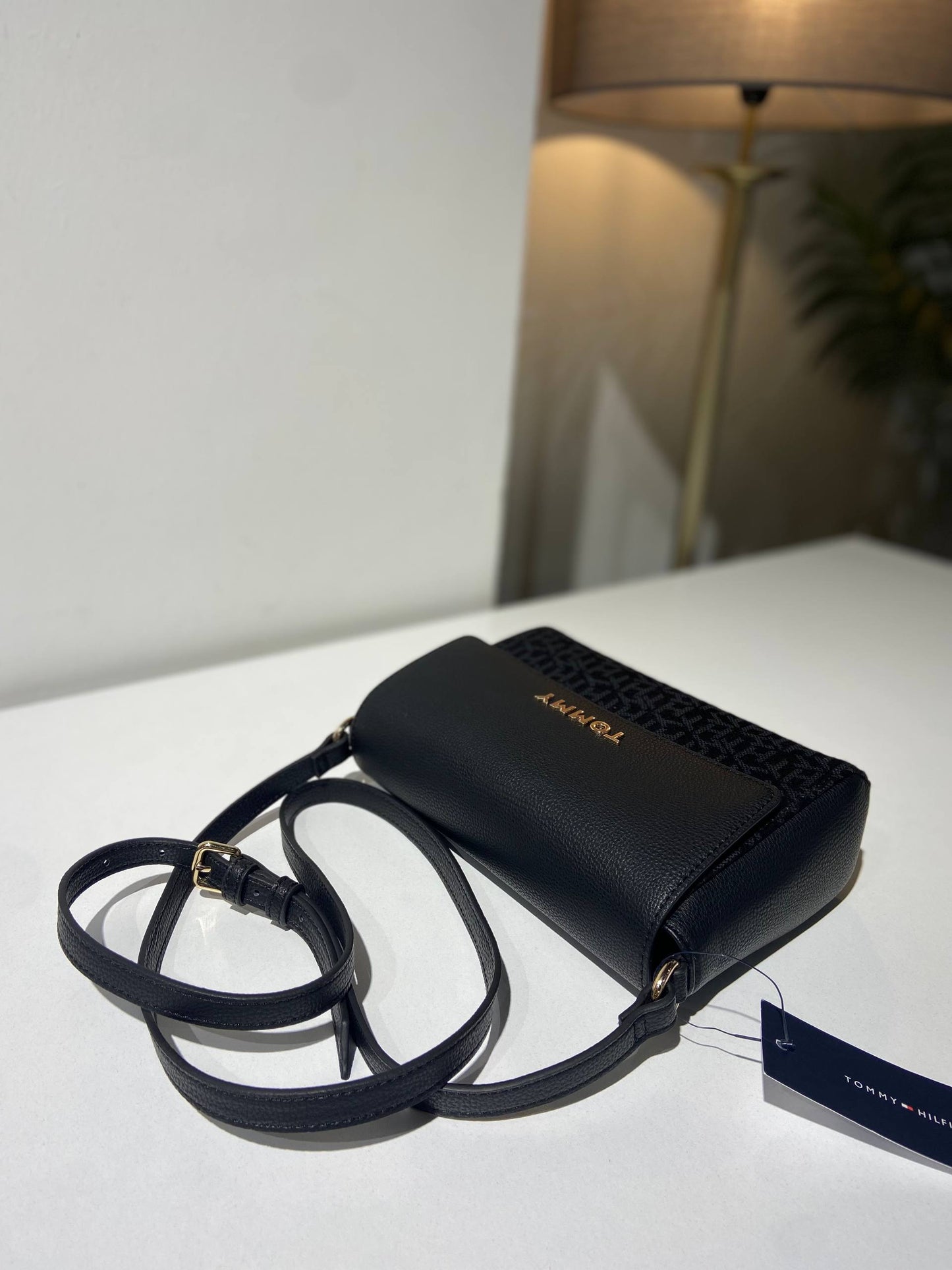 Tommy Hilfiger bag