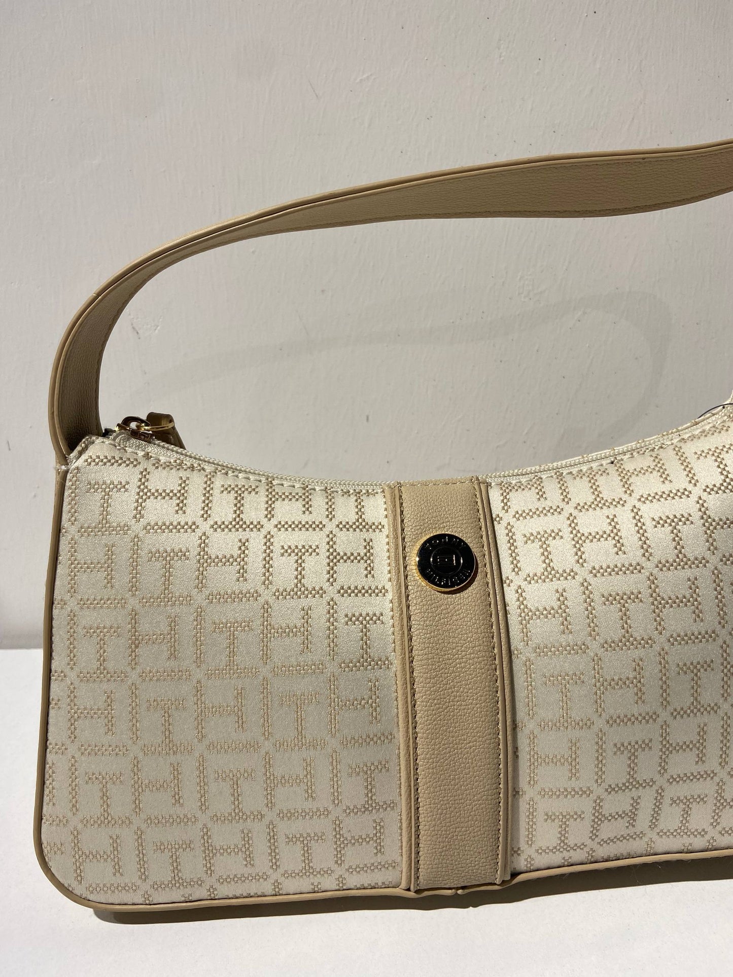 Tommy Hilfiger bag