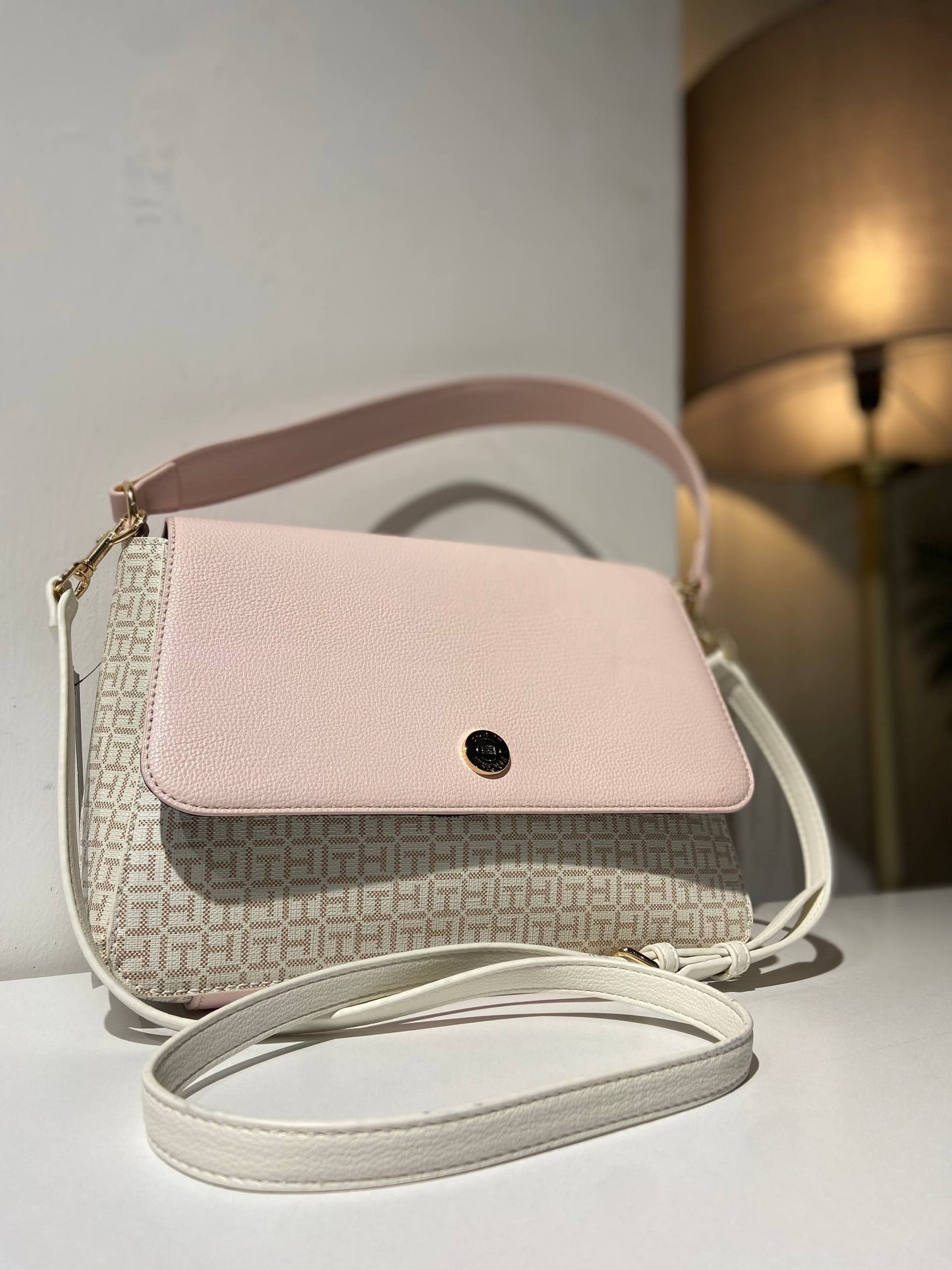 Tommy Hilfiger bag
