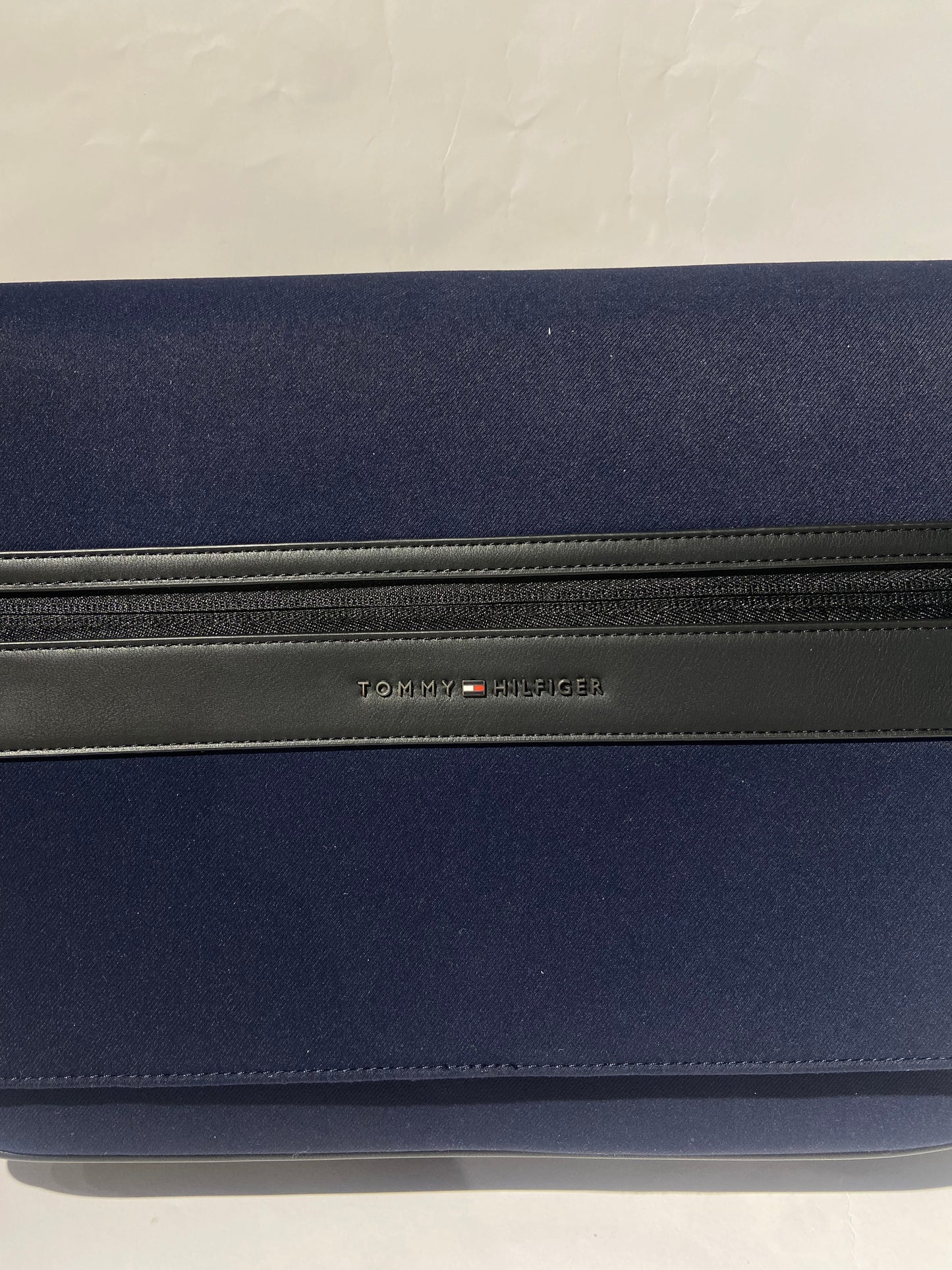 Tommy hilfiger laptop bag