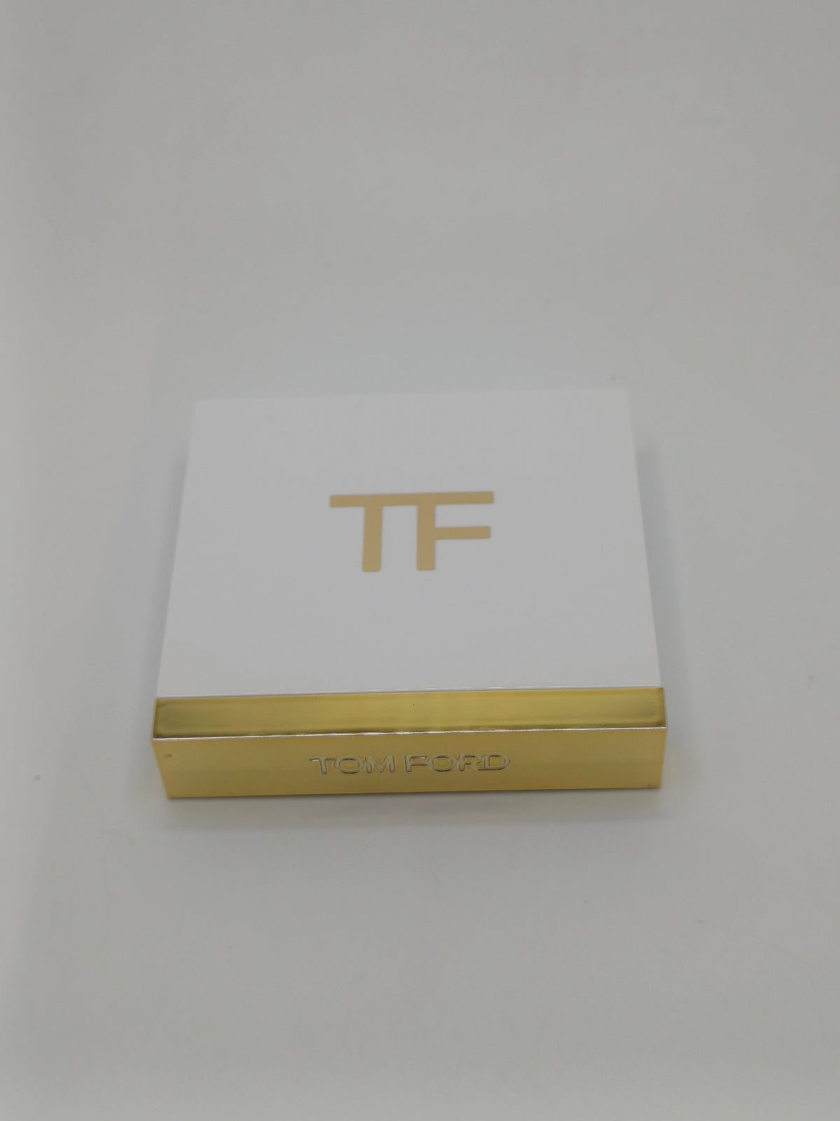 Tom Ford soleil glow highlighter
02 nude sand