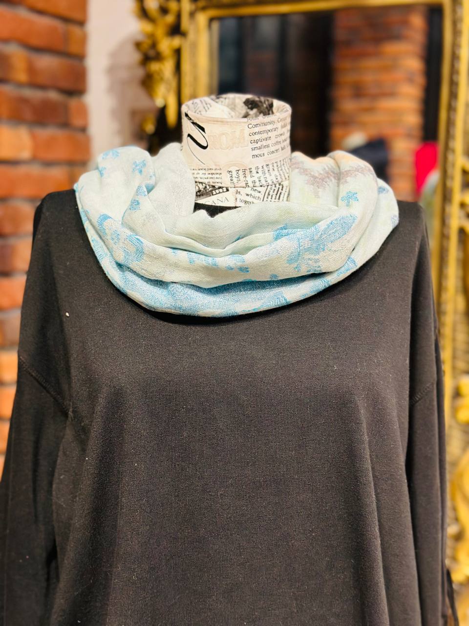 Echo scarf