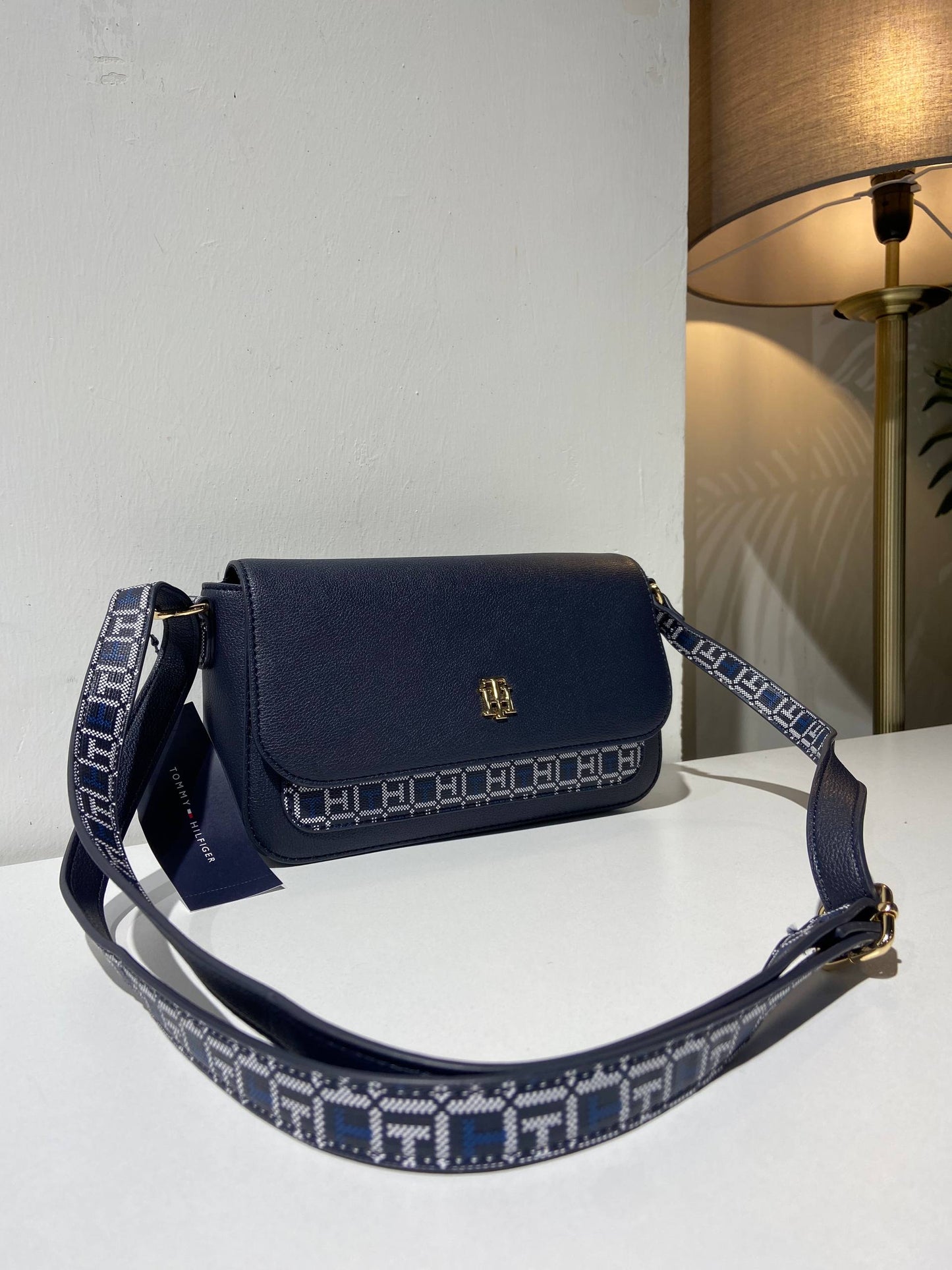 Tommy Hilfiger bag