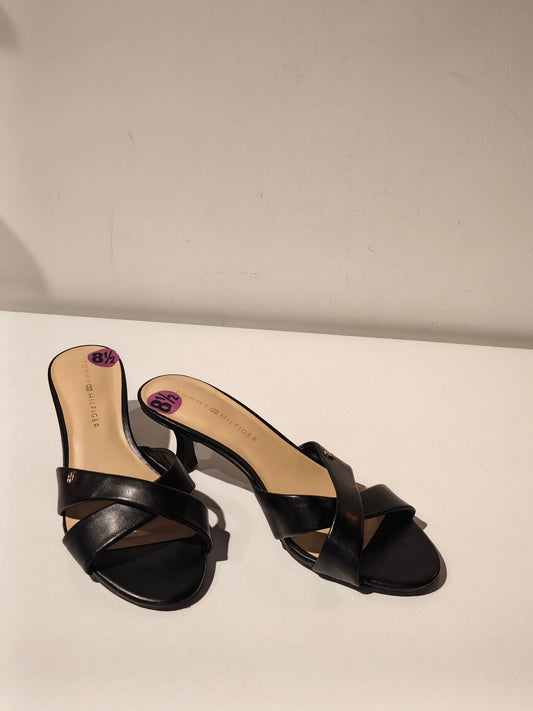 Tommy Hilfiger sandal size 8.5