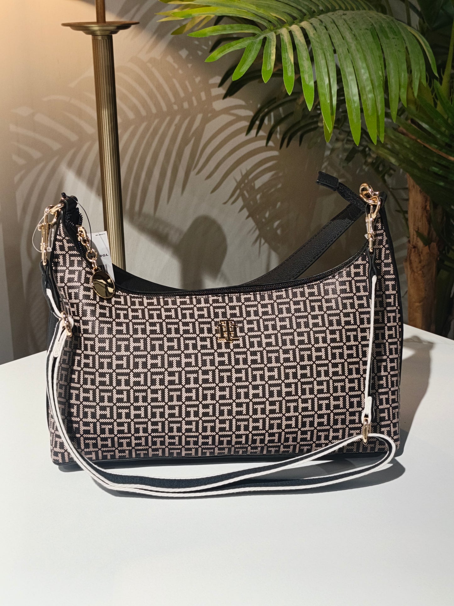 Tommy Hilfiger bag