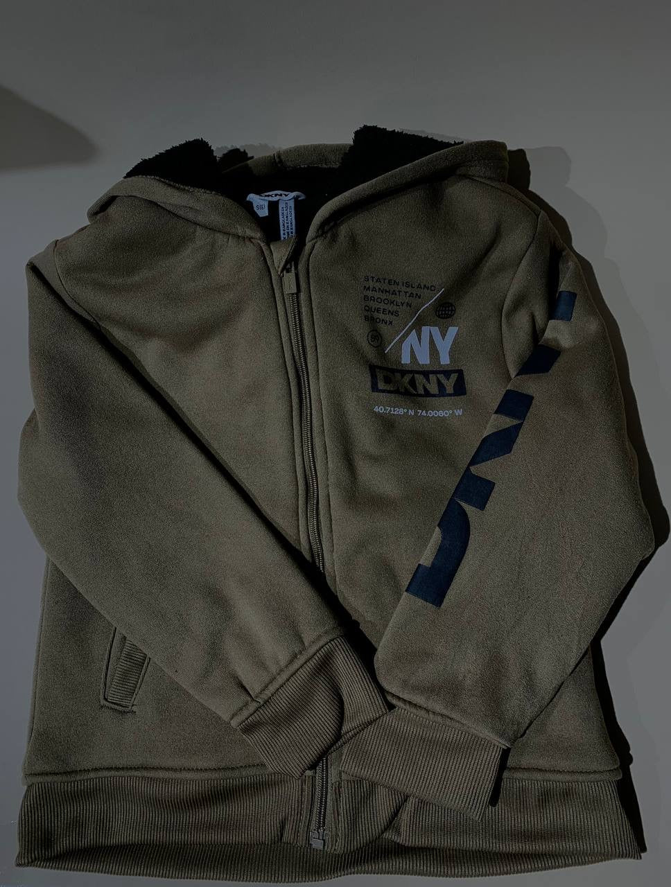 Dkny kids jacket size small (8)