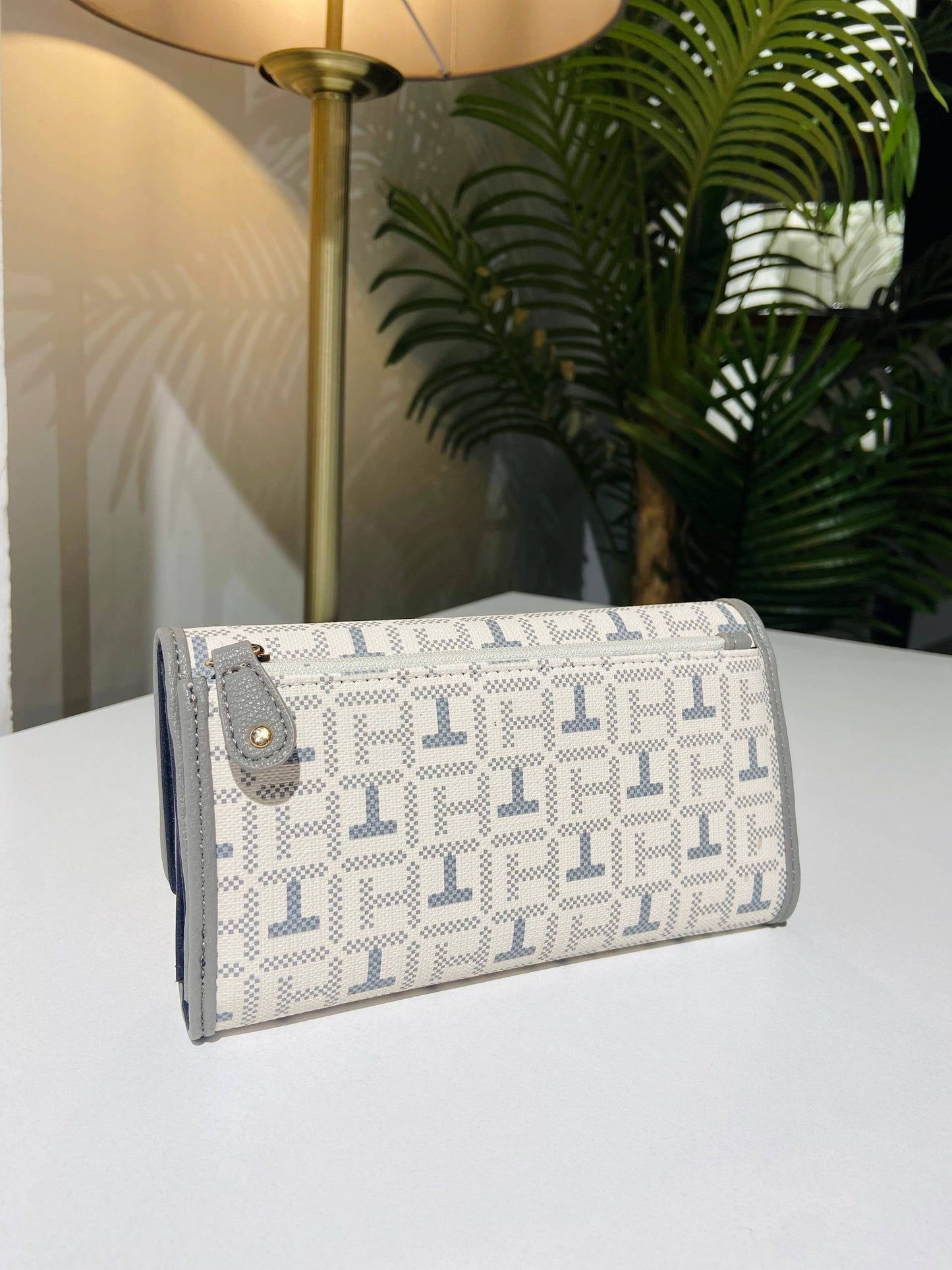 Tommy Hilfiger wallet