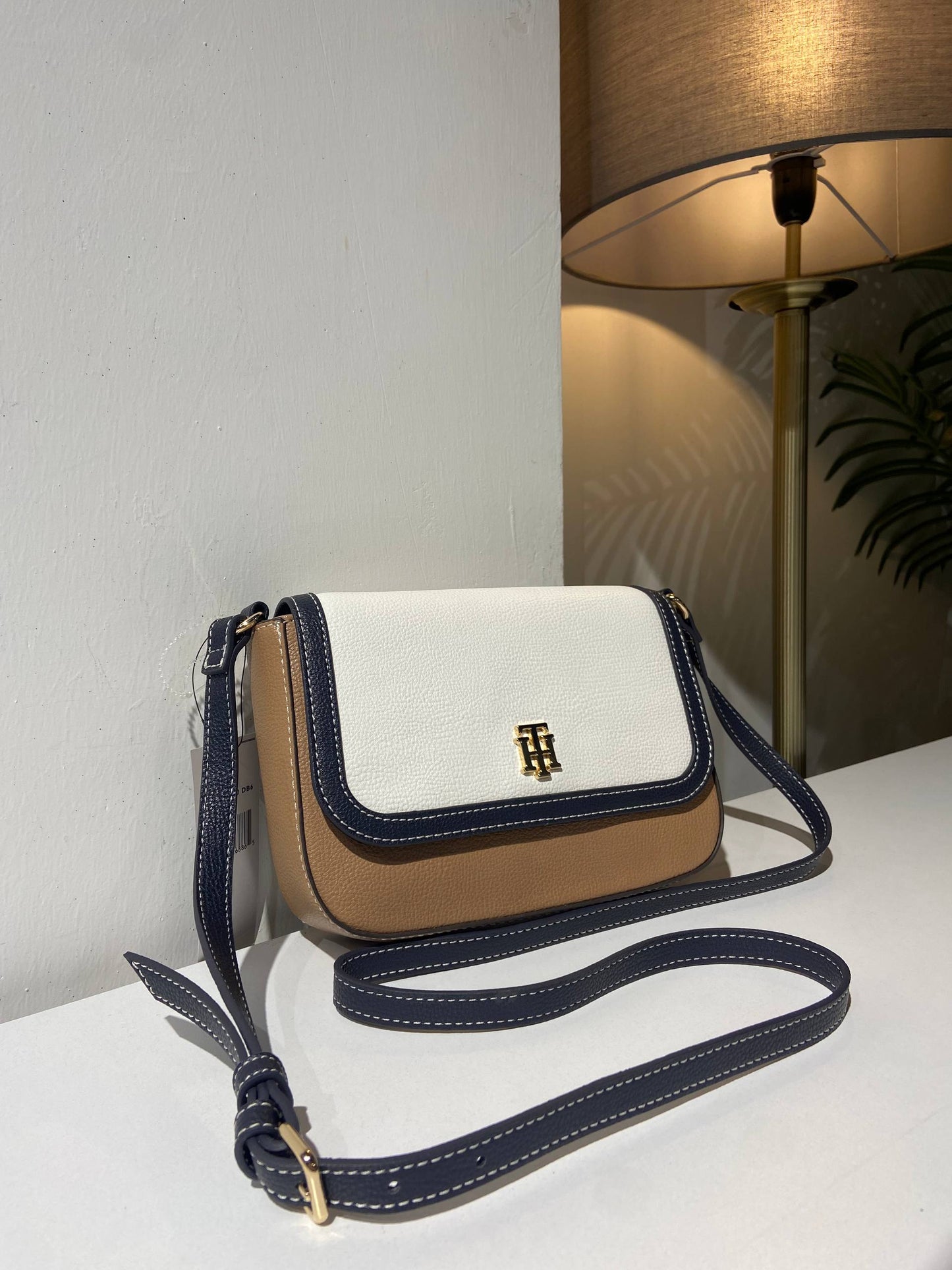 Tommy Hilfiger bag