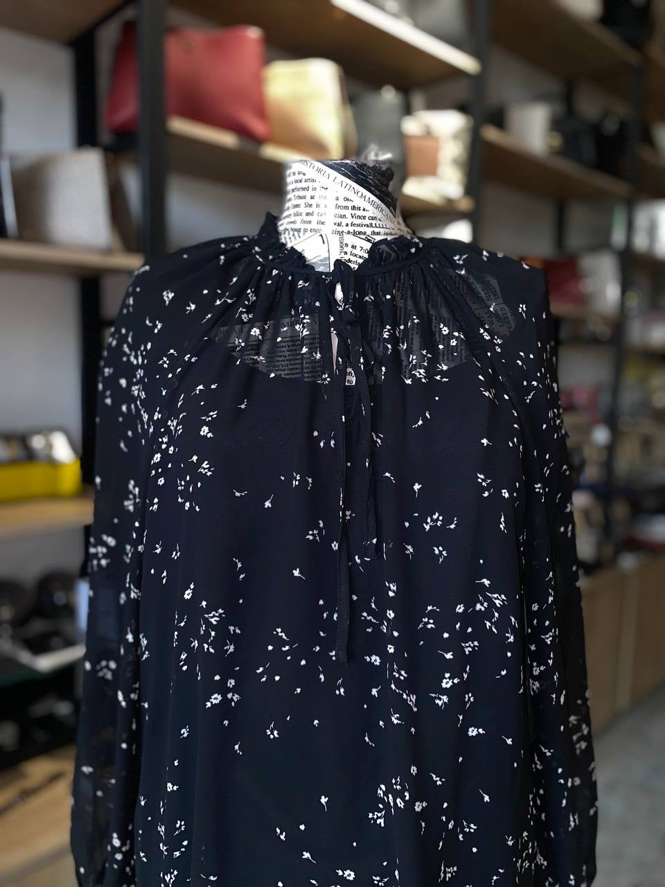 Vince camuto top size small