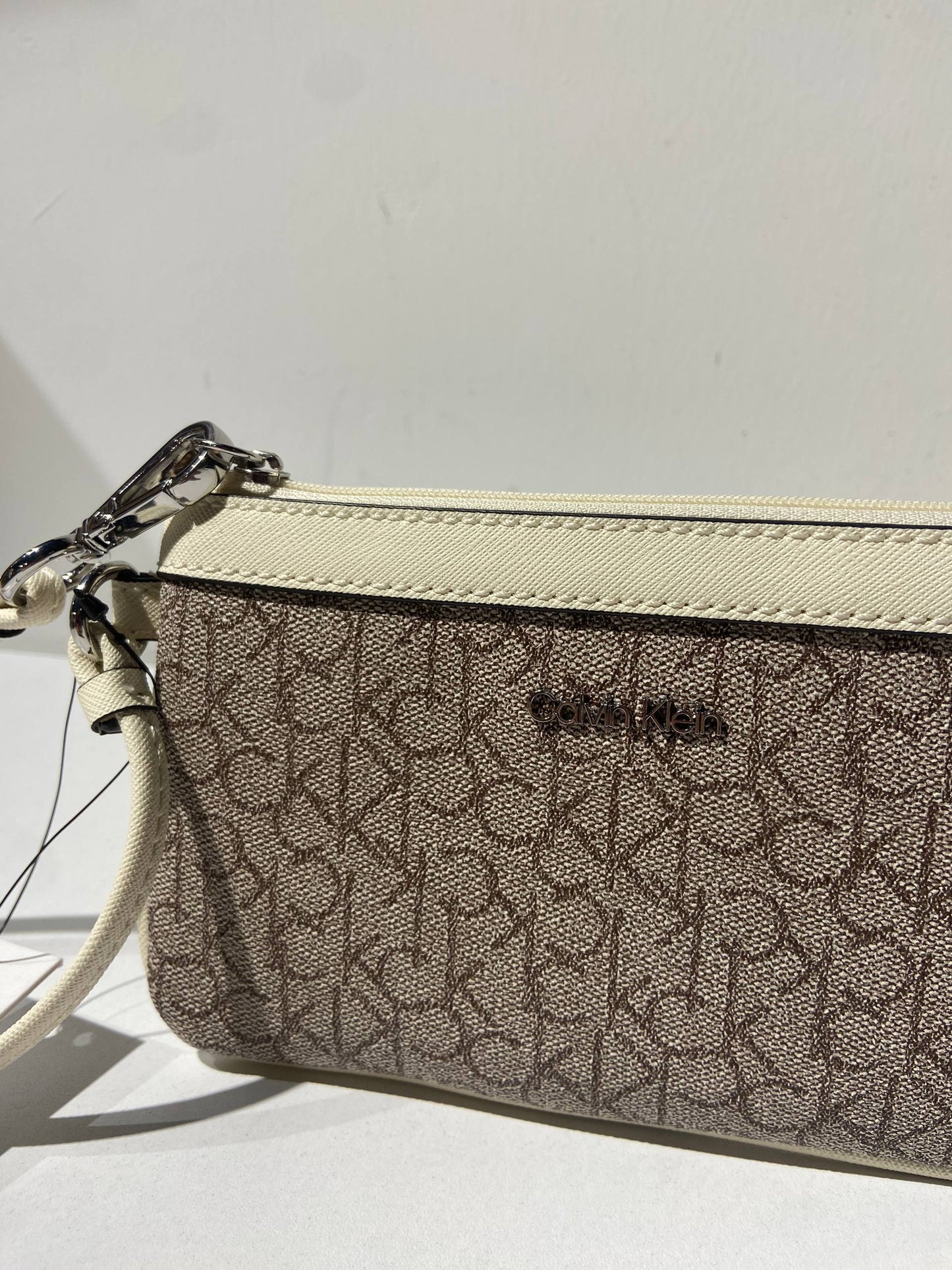 Calvin klein wallet (hand bag)