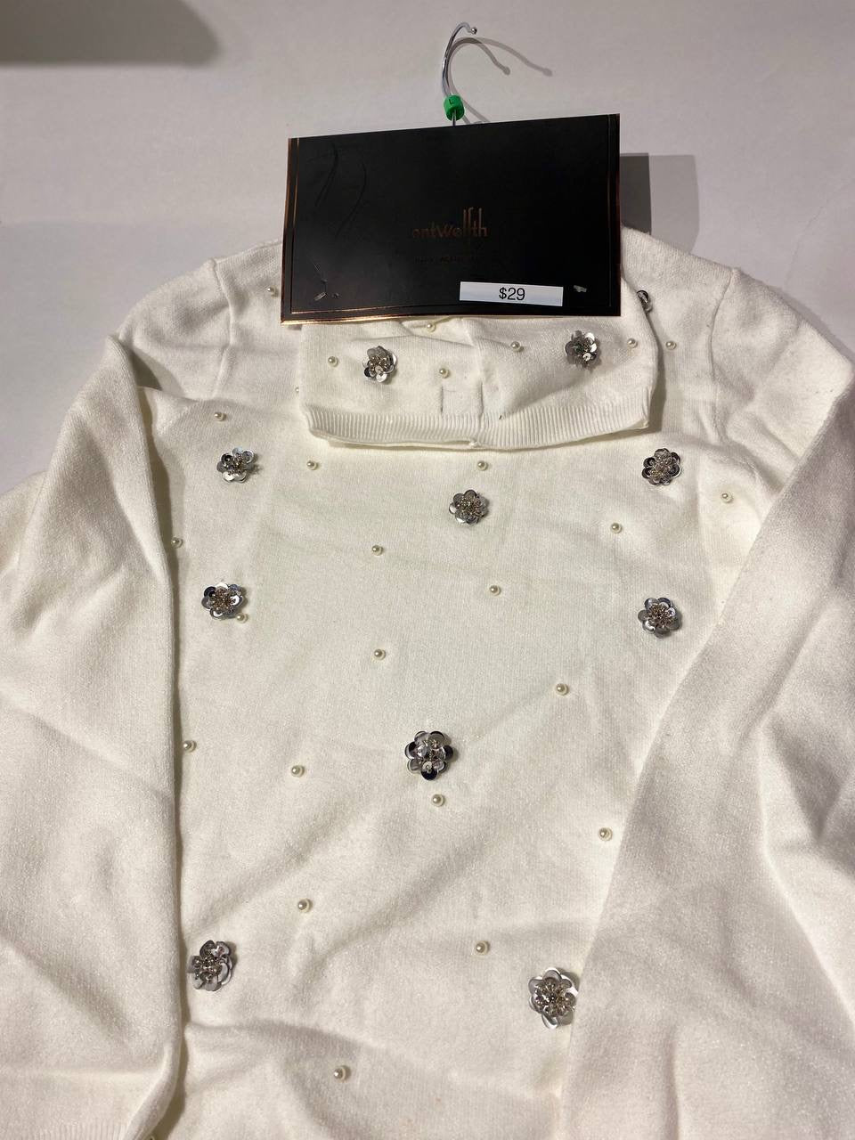 Ontwelfth hat & sweater set size large