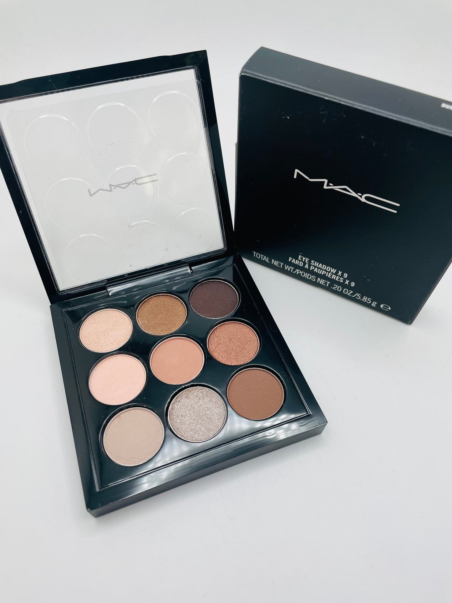 Mac  dusky rose times nine eye shadow pallet