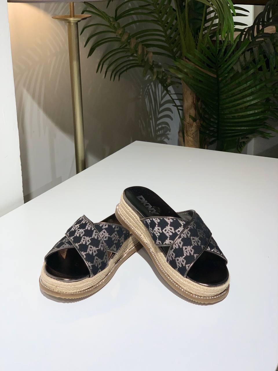 Dkny sandal size 9