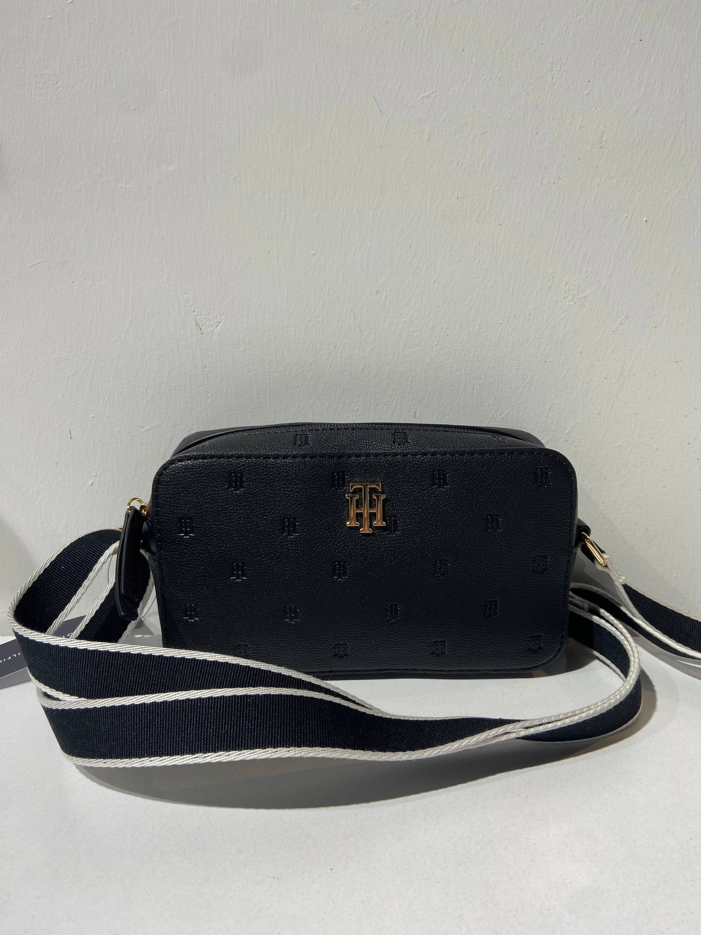 Tommy Hilfiger bag