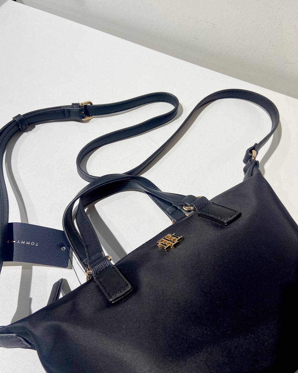Tommy Hilfiger bag
