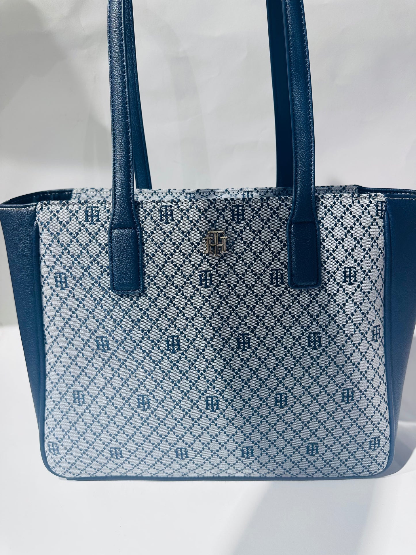 Tommy Hilfiger shoulder bag