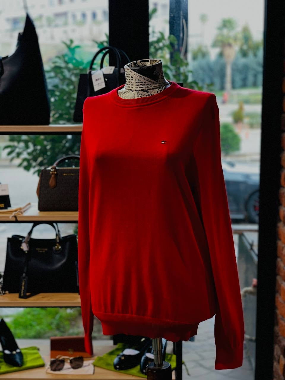 Tommy Hilfiger sweater size small