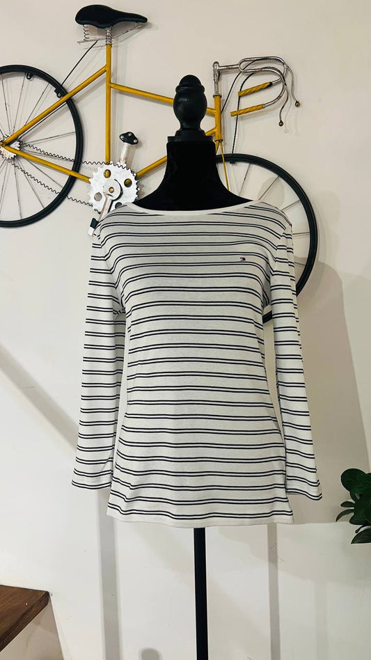Tommy Hilfiger long sleeve shirt size small