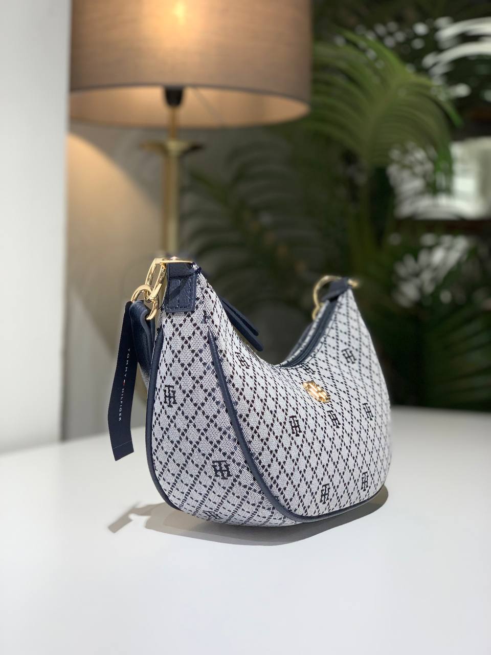 Tommy Hilfiger bag