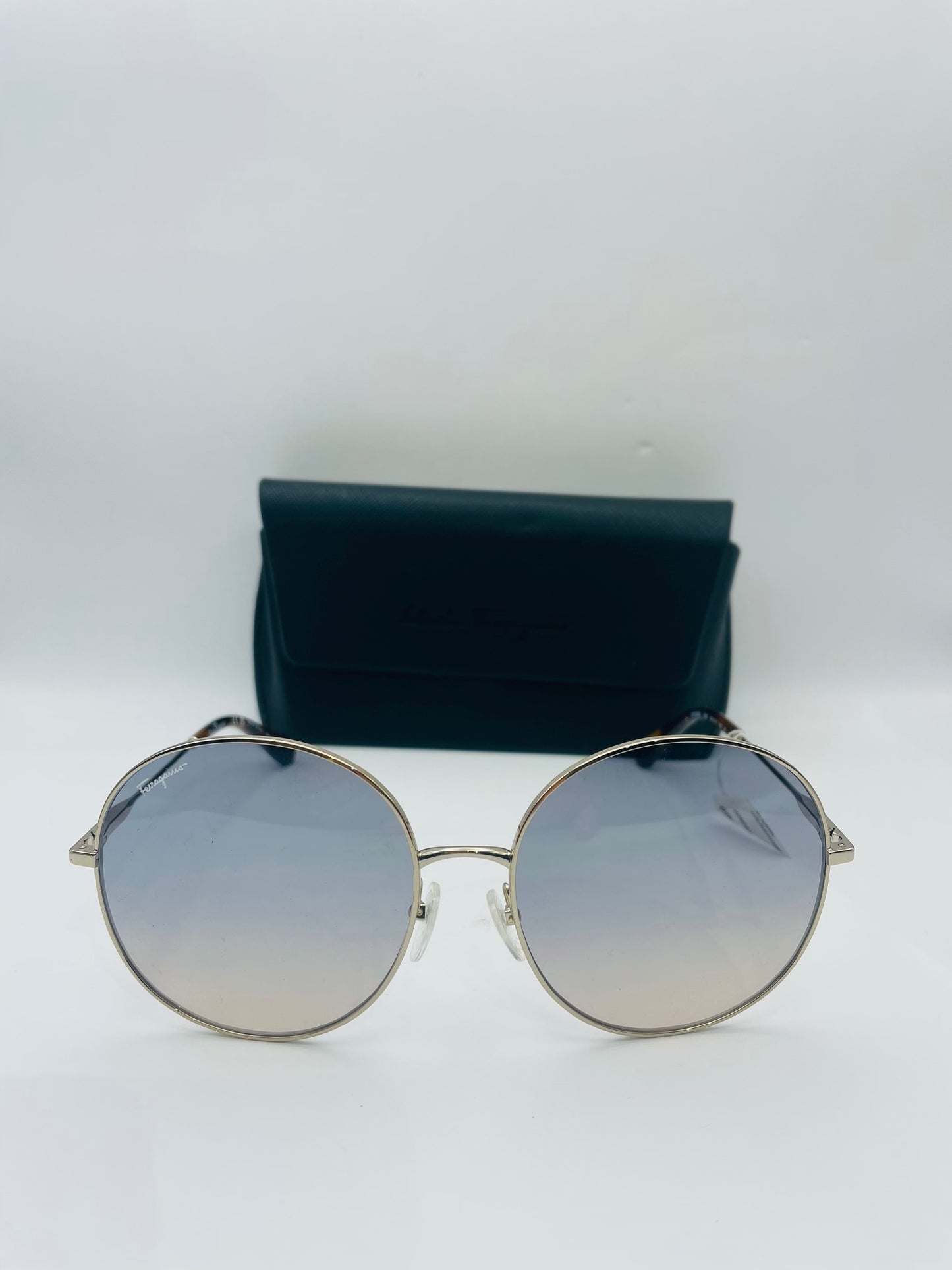 Salvatore ferragamo sunglass