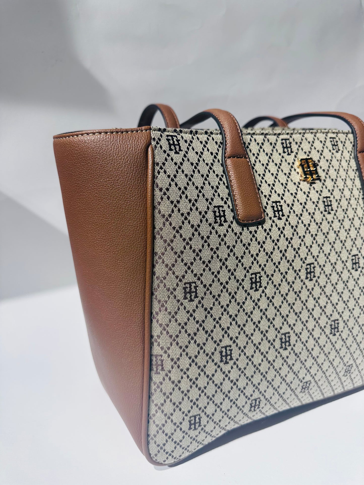 Tommy Hilfiger shoulder bag