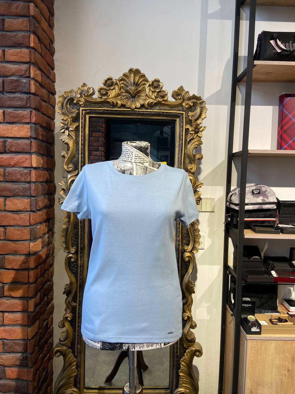 Dkny shirt size small