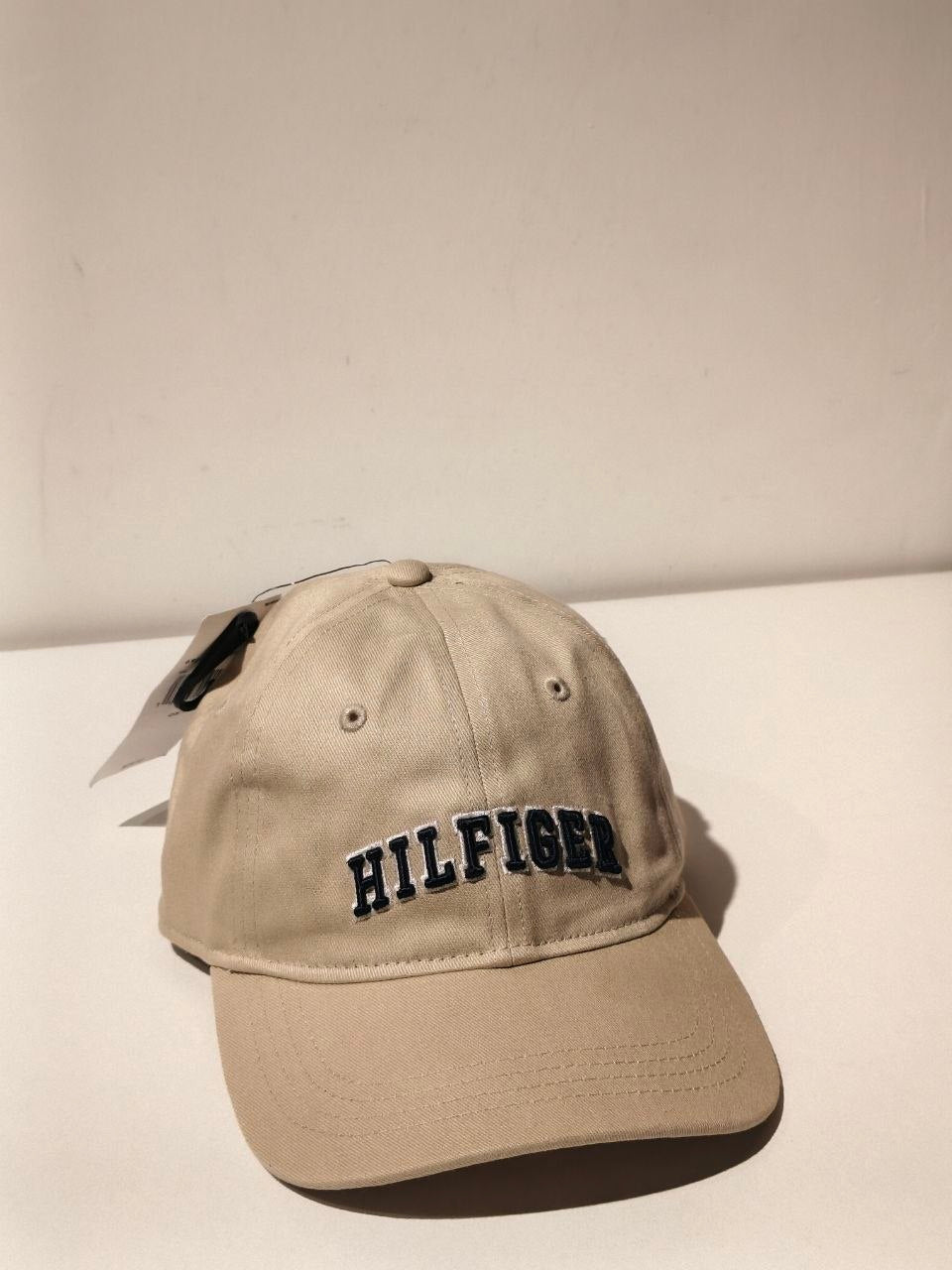 Tommy Hilfiger cap