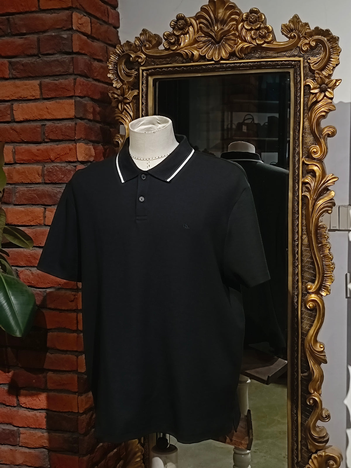 Calvin Klein shirt sizeXL