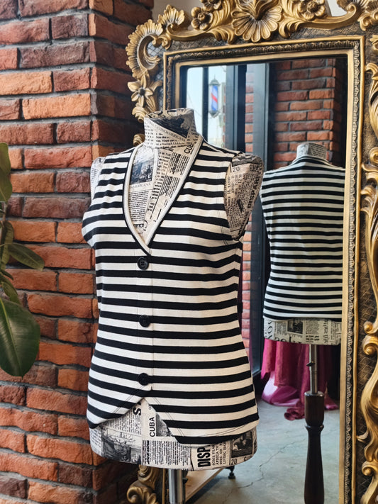 DKNY top size medium