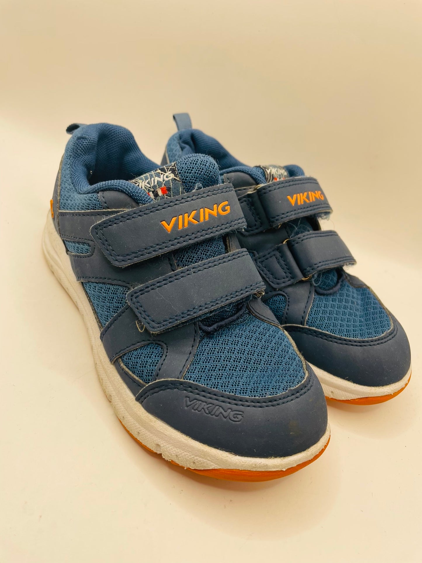 Viking kids sneakers