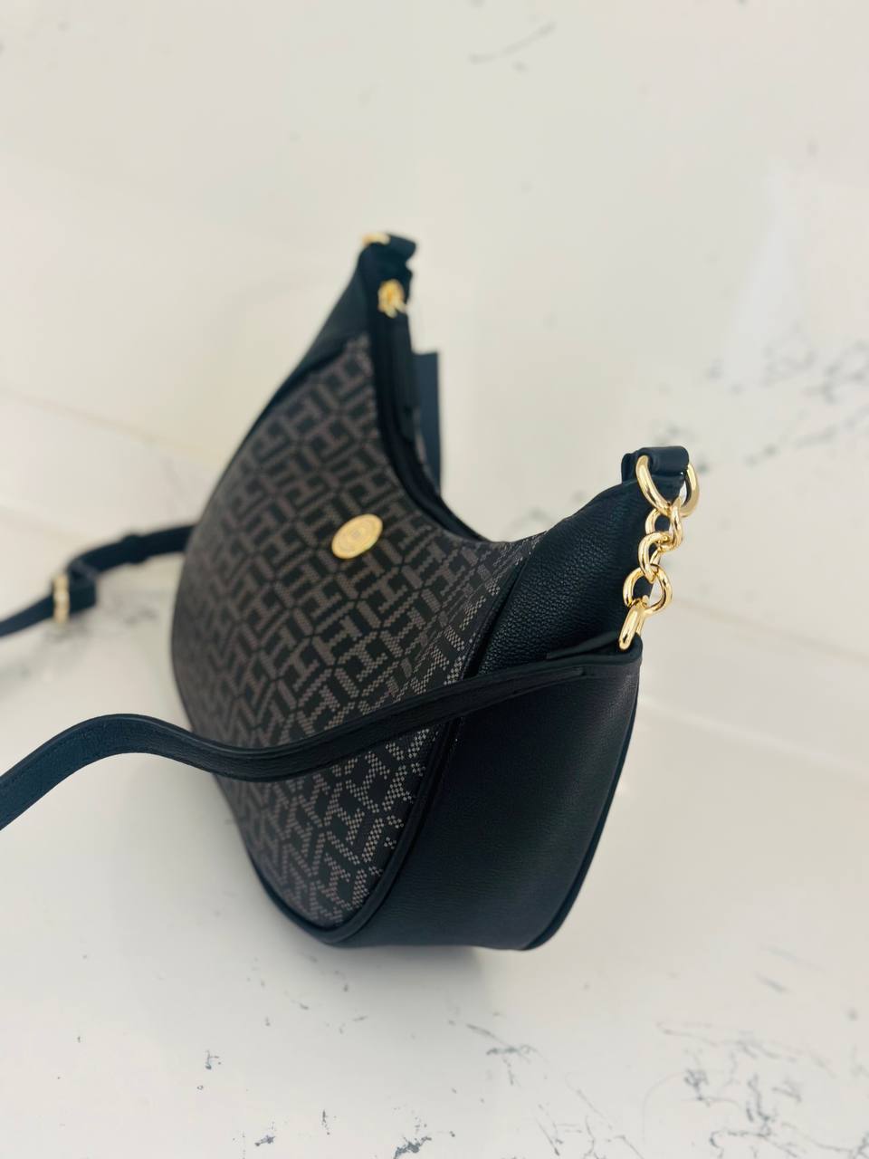 Tommy Hilfiger bag