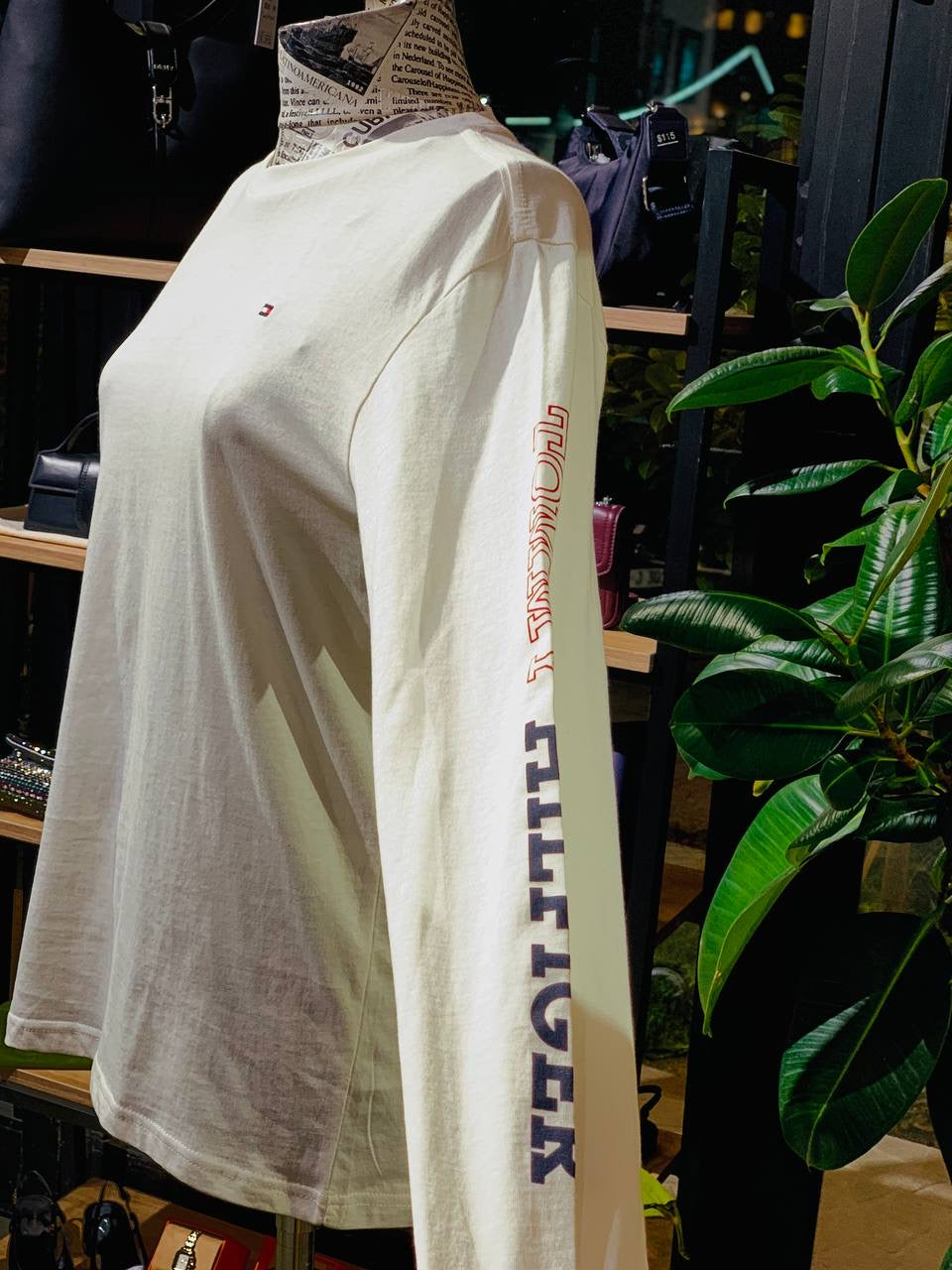 Tommy Hilfiger sweater size large