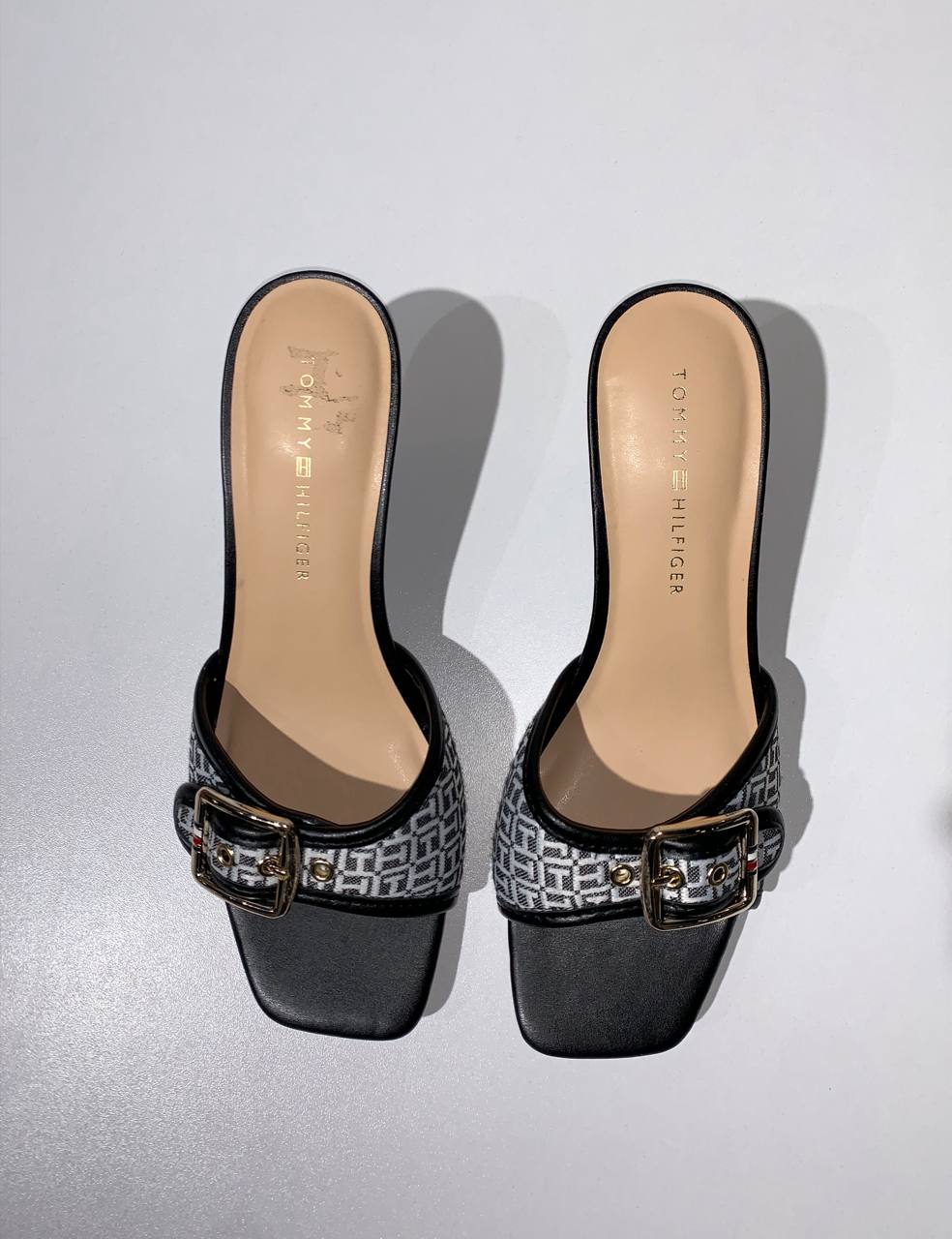 Tommy Hilfiger sandal size 7.5