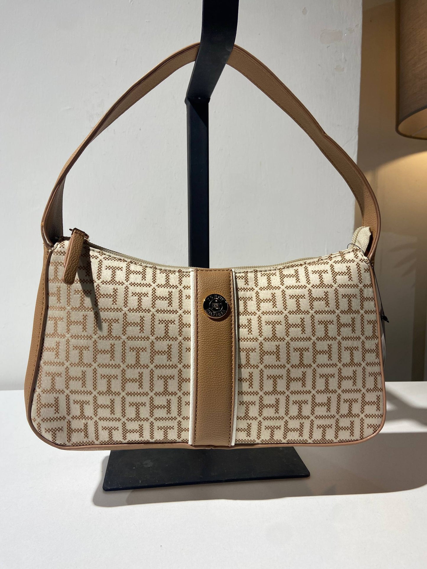 Tommy Hilfiger bag
